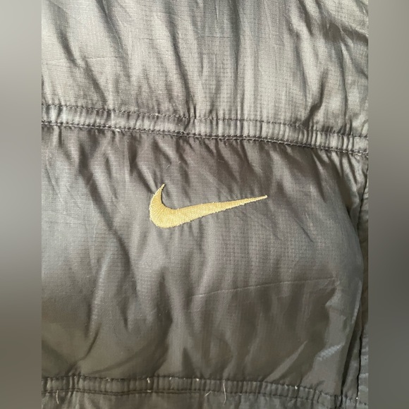 Nike puffer half jacket (reversible) size medium. Used gently - Picture 4 of 11